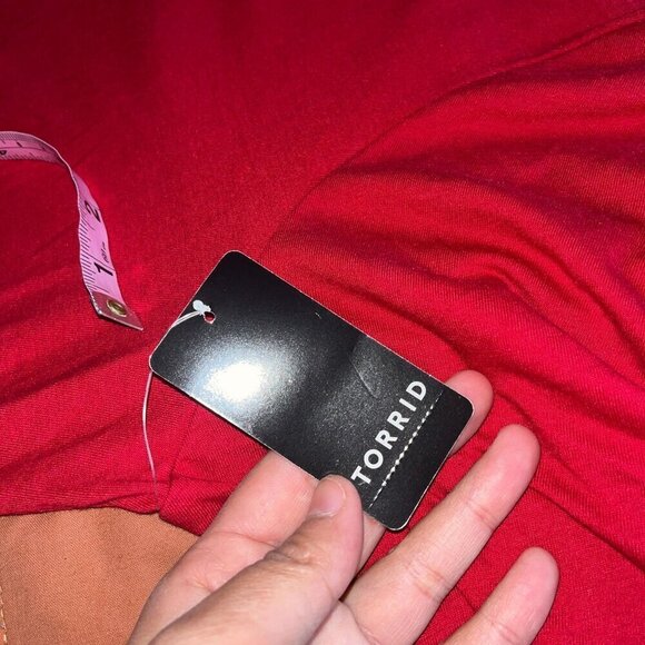 NWT Torrid Womens Red Classic Fit Long Sleeve V-Neck Top Size 2x - Picture 8 of 8